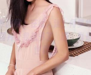 GIRLT果团网 – 在线入迷：何梦兮Stacy的睡衣图片让我想多了，啊，真是个混蛋世界。