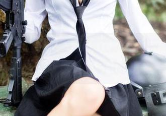 GIRLT果团网 – 莫雅淇在泳池里游啊游，高清图包带你感受自由的畅快！
