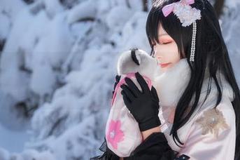 无圣光模式开启，Neko薇薇的巫女形象果然不一样，图片里的每个细节都令我莫名心动。