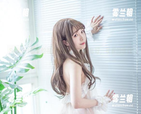 Sakiiii翎柒 Sakiiii翎柒的礼服套图,免费的也好,收费的也行,反正我都想看!