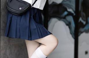 XIAOYU语画界 – 哎呀，允儿Claire这波粉色定制亮了！图片还得再来一遍