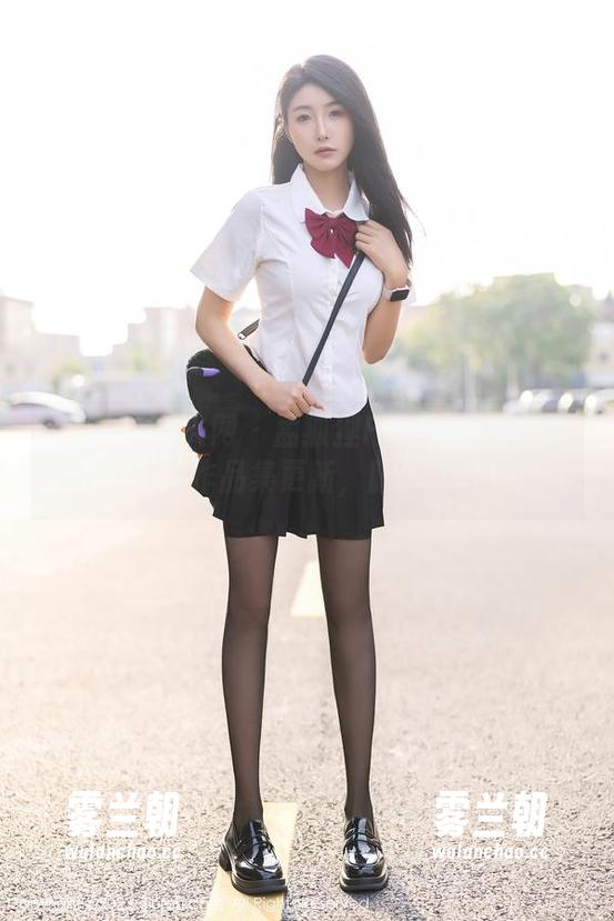 Xiuren秀人网-孟狐狸FoxYini Xiuren秀人网 - 孟狐狸FoxYini带你游校园:作品集更新,脑洞大开!