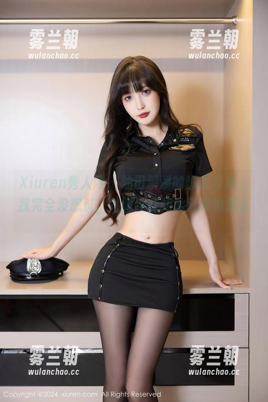 Xiuren秀人网 - 油田溪溪的睡衣写真，我完全没想过，她竟然能如此轻松地撩人。