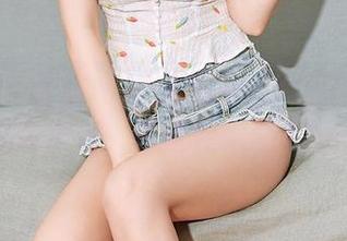 YouMi尤蜜荟 – 听说艾小青的图片能让你瞬间变得快乐，真是取悦所爱无误了！