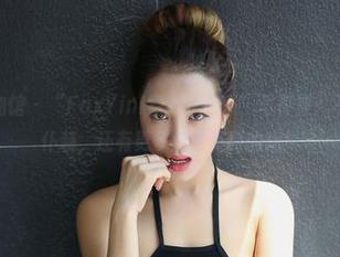 YouWu尤物馆 – “FoxYini孟狐狸女仆”写真集：不只是一身女仆装，还有更多意想不到的戏！