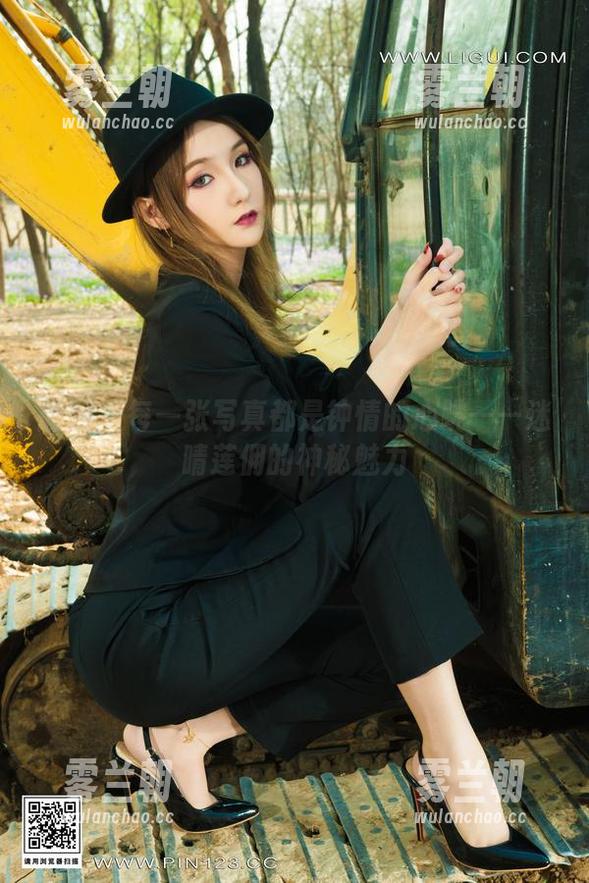 丽柜-钟情 丽柜 - 每一张写真都是钟情的心跳——迷晴莲佣的神秘魅力