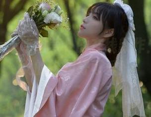 兔子Zzz不吃胡萝卜的在线新作：电竞少女的扮相好可爱！