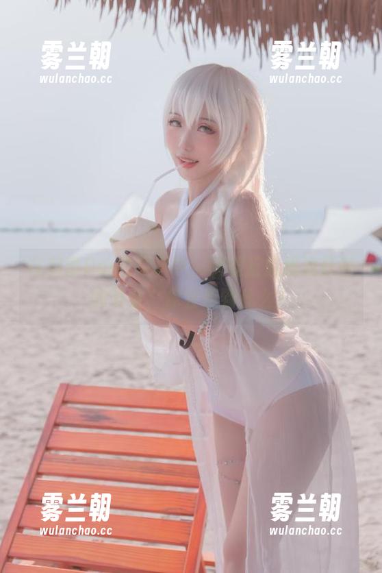 刺青Poi 在刺青Poi的写真中,随碧蓝航线追赶者的节奏,你会想到什么?