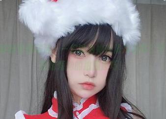 女主K的瑜伽套图精选——你以为她在修炼身体？不不不，是在修炼她的拍照技巧！