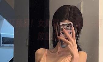 微密圈 – 疯狂舔屏！女刺客泳衣图集，真的很会释放魅力！