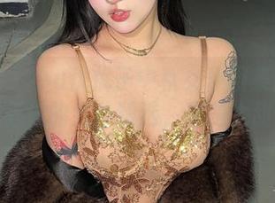 微密圈 – 小u优优子中秋女仆图集：在月饼旁边的女仆精选，真是太甜了