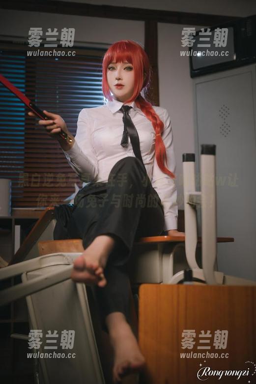 小容仔咕咕咕w 黑白逆兔写真集在手,小容仔咕咕咕w让你来一场兔子与时尚的奇妙约会!