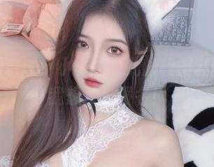 私拍新尝试！小小奶瓶儿的校服套图，让我想冲去报名！