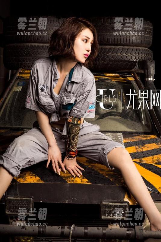 尤果网-李易童 尤果网 - 李易童的连衣裙合集:这几套让人怀疑她是不是从时尚杂志里走出来的。