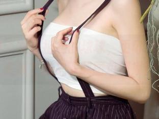 尤果网 – 女仆扮相的球球，更可爱还是更诱惑？快来下载图包解锁！