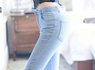 尤蜜荟 – 我发现了！周思乔Betty的高清写真让“死库水”也能变身为艺术，画面感太强了。