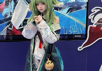 从锅边到镜头：嶋葵打造的无圣光厨娘写真之路