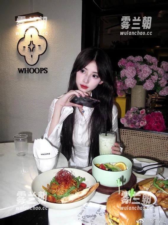 图片里的怡子yiii连衣裙：每一寸都是一种甜蜜的陷阱