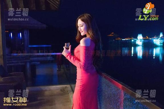 推女神 - 美图分享：小紫藤，这女神简直是散发着魔力的存在