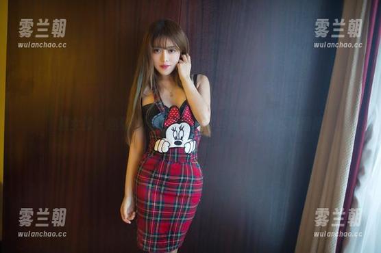 推女郎-吻熙 推女郎 - 吻熙的泳池旅行:那些原图中的水滑图册