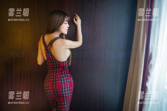 推女郎-黄可 推女郎 - 黄可又来了!这次的写真更新让我对礼服有了新的认识