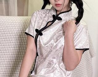 泳池vs晕崽Zz：cos的优雅与水的自由，图片里满是惊喜！