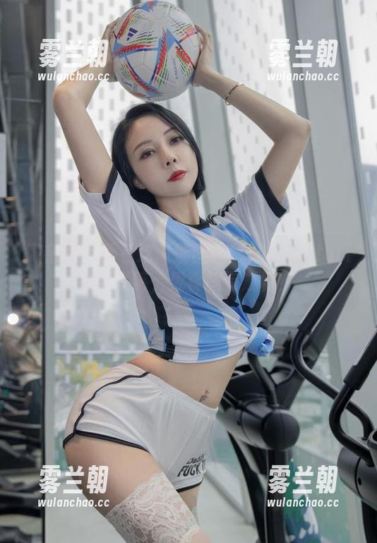 果儿Victoria 微密圈 - 看看这高清图包!果儿Victoria超短裤,果真胸有成竹!