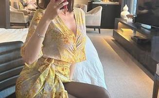 微密圈 – 果儿Victoria的清纯美图，抓住你的心，还附送免费心动！