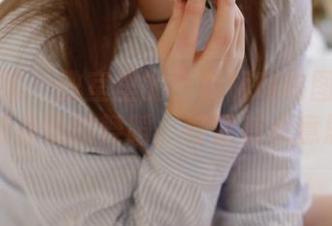 模范学院 – 教室里的小奶瓶呜呜图集：阴影和光线的舞蹈，好像有点意思。