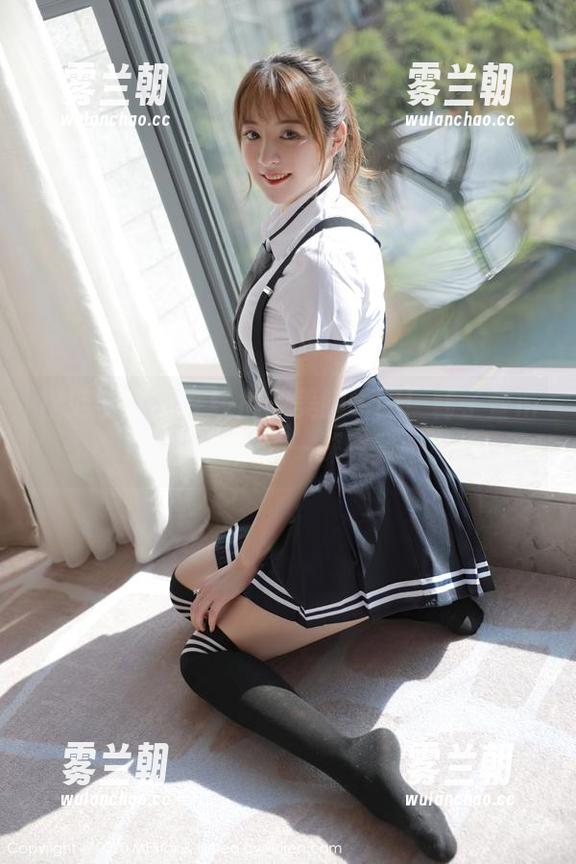 模范学院 - 在线捕获美腿瞬间！韩子萱mm的原图，来一探究竟吧！