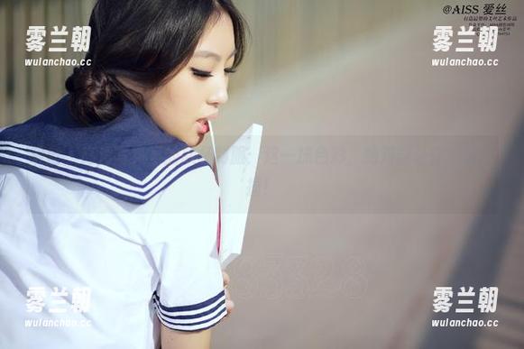 爱丝-欣杨 爱丝 - 高清写真里的欣杨制服:这一抹色彩,绝对能让你小鹿乱撞!