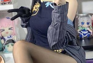 白栎Shirly的最新写真集：鸣潮卡提希雅，充满槽点的美好瞬间，你绝对不想错过！