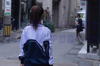 秀人网 – 教室的喧嚣，Elise谭晓彤的私房气息：图片中的隐秘故事