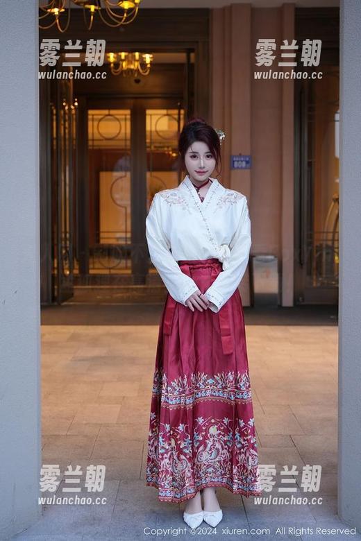 秀人网-FoxYini孟狐狸 秀人网 - 制服不止是衣服,看看FoxYini孟狐狸在高清里怎么玩转下载!