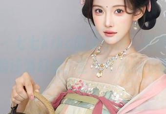 秀人网 – 七七kiko的水手服，写真图册里的沙滩幻想，全是阳光的味道