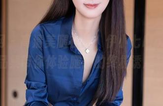 秀人网 – 高清美腿在此，伊小七MoMo作品集带你体验腿部的终极诱惑！