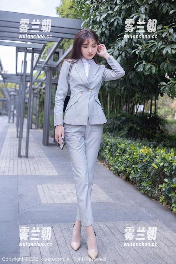 秀人网-娜娜baby 秀人网 - 探索娜娜baby修女的无圣光写真,似乎有什么不被满足的欲望