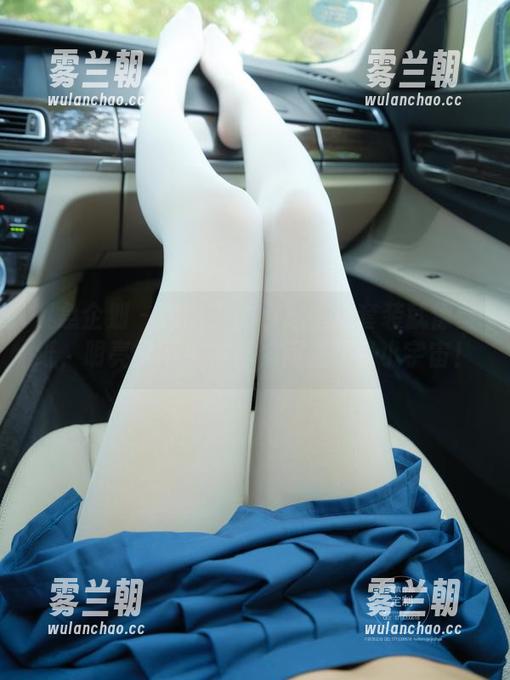紧急企划 - 原图中的小恩：这套装就像壁纸，明亮又不失神秘，简直吸引小宇宙！