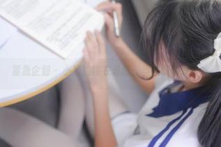 紧急企划 – 小恩的睡衣私拍：当慵懒变成艺术