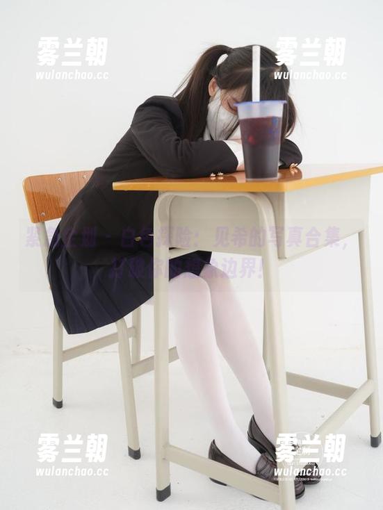 紧急企划 - 白色探险：见希的写真合集，打破你的想象边界！