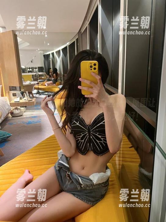 葛征 微密圈 - 葛征和她的护士白丝袜,原图让我想起了某个梦境,神秘又美好!