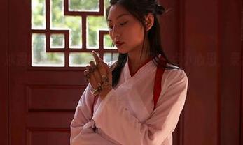 蜜桃社 – 冰露的旗袍原图在线！摸出了一点小心思，果然旗袍有魔力。