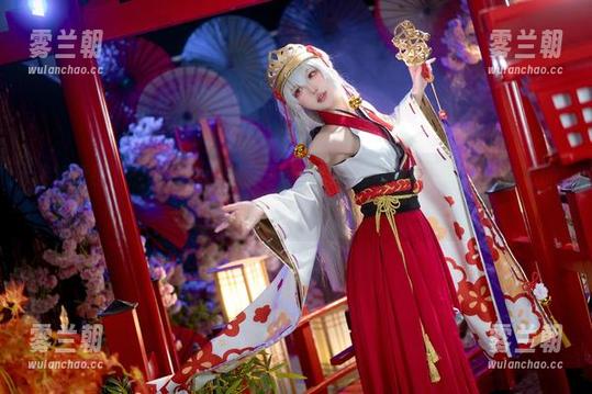 高清原图下的阿包也是兔娘国潮少女，居然让我开始怀疑自己的时尚感！