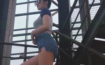 微密圈 – 看腿看猪姐，陈佩奇的原图火力全开，惊艳又微妙！