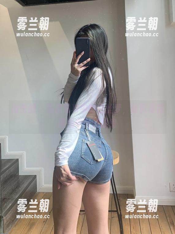 微密圈 - 私房写真中的白丝梦，陈佩奇在朦胧中轻轻摇曳