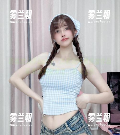 探秘鹿八岁baby：这裹胸短裙自拍作品带来的视觉冲击，有点上头